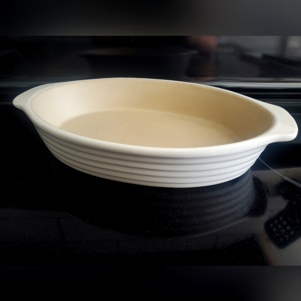 Pampered Chef Oval bakeware